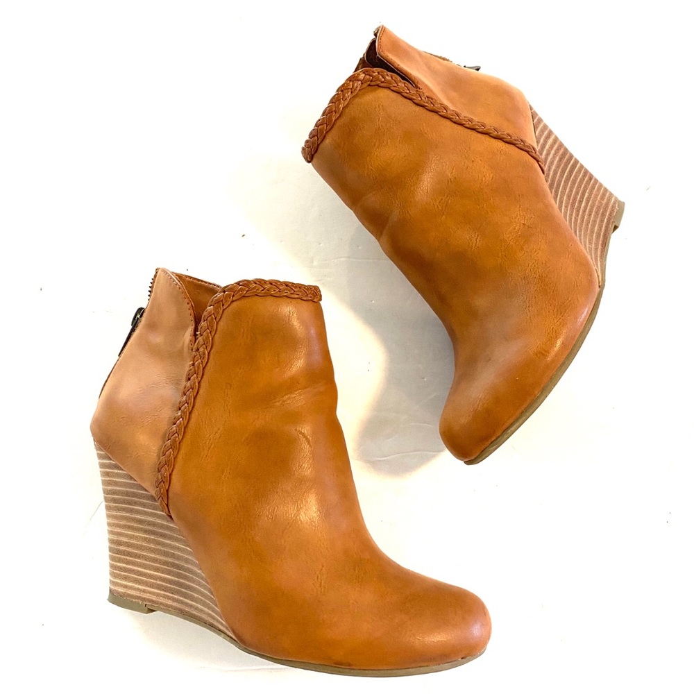 REPORT leather Heeled Wedge Booties